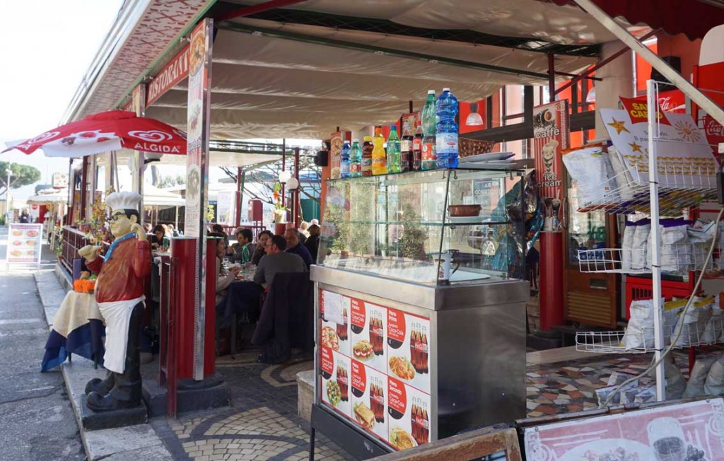 The cafe at the Pompeii train station.